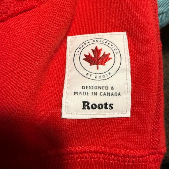 Roots Red Canada Sweater - Picture 3 of 4